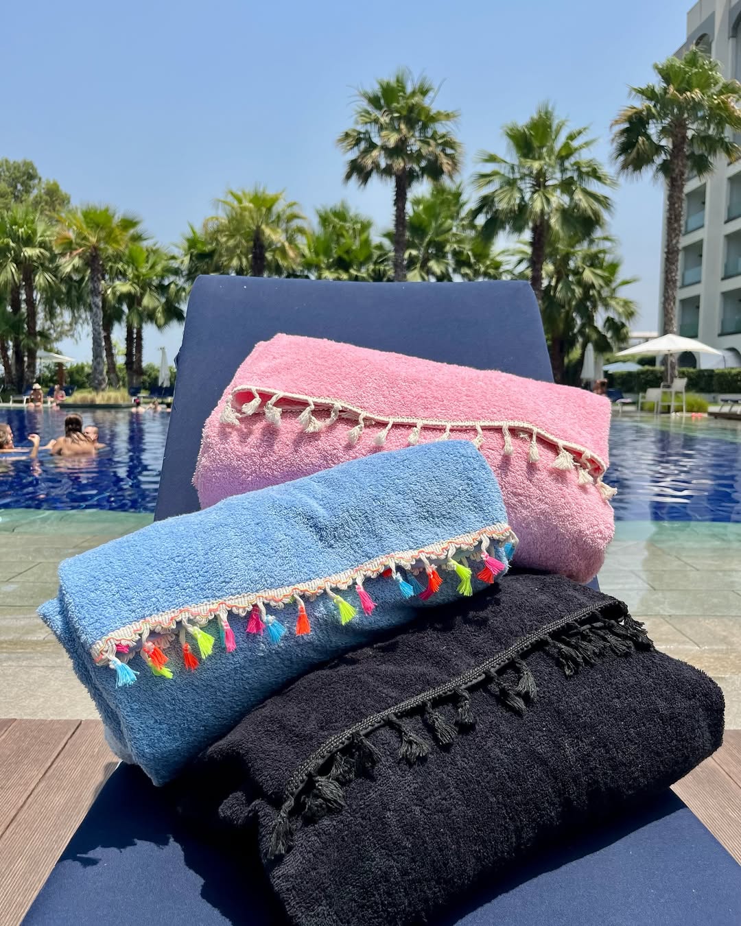 Toalla mullida con almohada y bolsillo