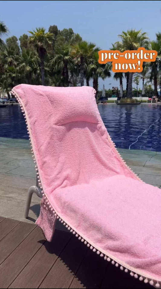 Toalla mullida con almohada y bolsillo